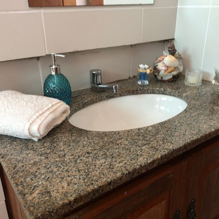 Aluguel Casa - Suítes Privativas