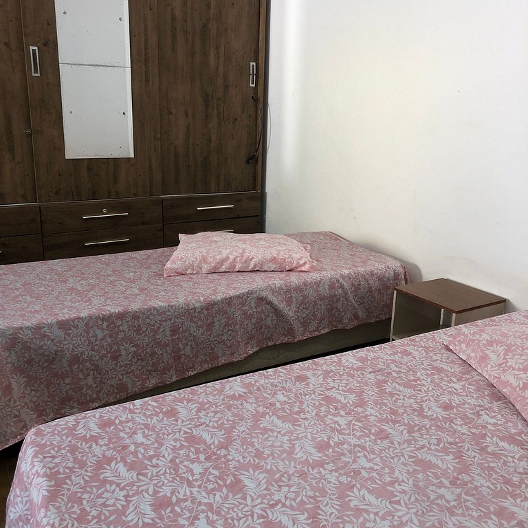Aluguel Casa - Suítes Privativas