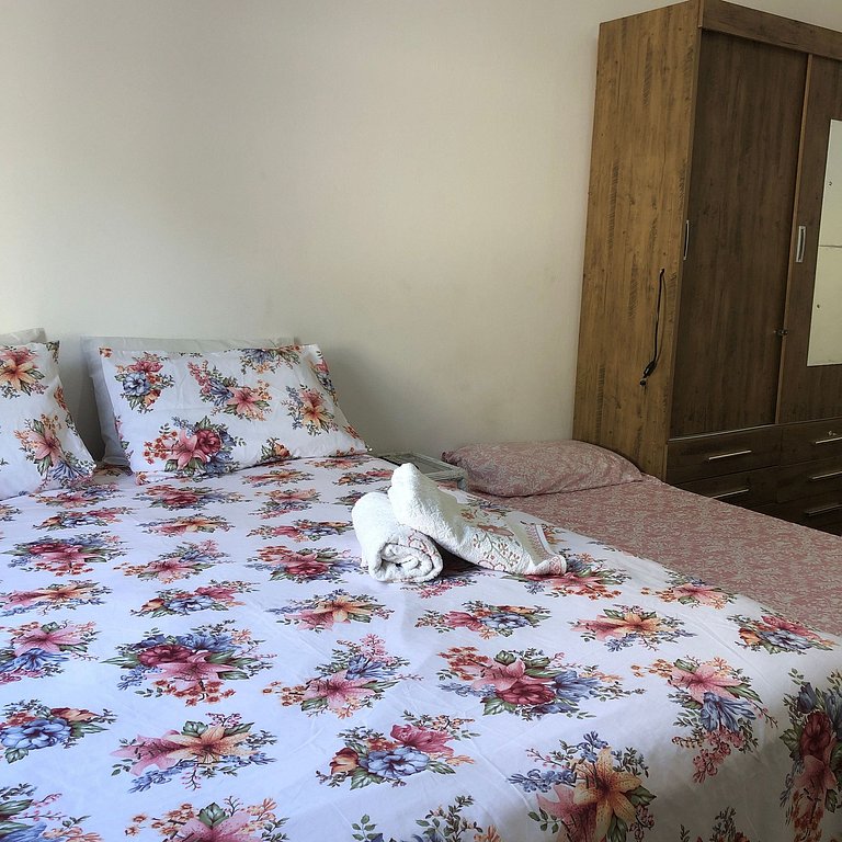 Aluguel Casa - Suítes Privativas