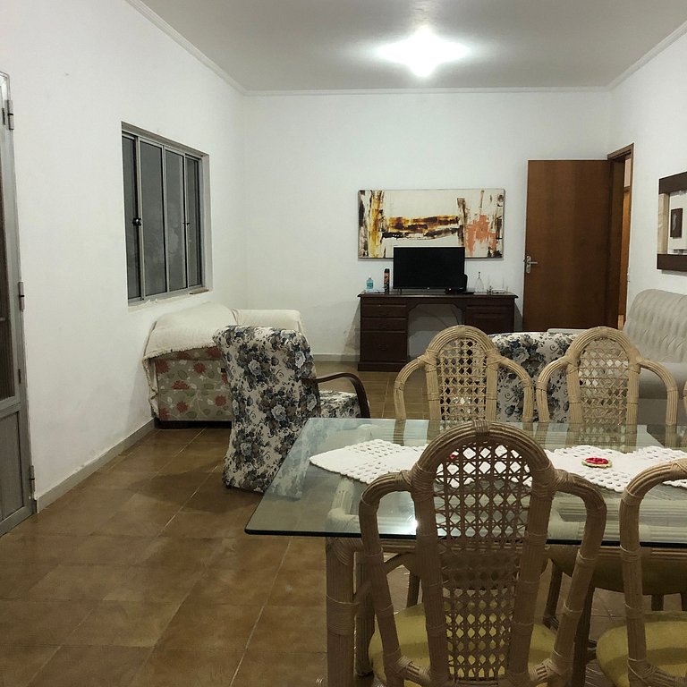 Aluguel Casa - Suítes Privativas